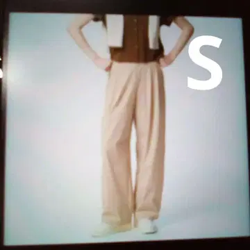 유니클로 울트라 스트레치 액티브 와이드 팬츠 S 사이즈 새상품