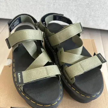 Dr. Martens 스포츠 샌들 올리브 UK6