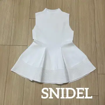 새상품급 SNIDEL 페플럼 홀 의류 니트 풀오버