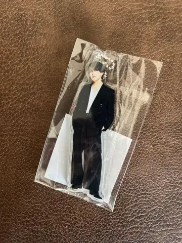 새상품 MAZZEL 아크릴 참 키링 EIKI