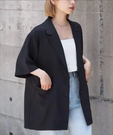 tiptop 린넨 느낌의 반팔 테일러드 자켓 블랙