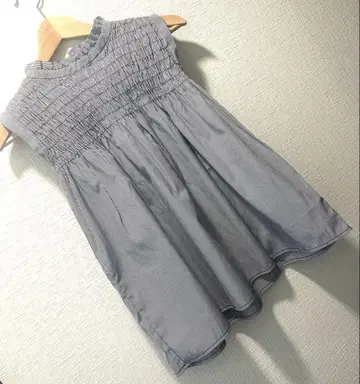 스트라이프 프릴 옷깃 슬리브리스 티셔츠