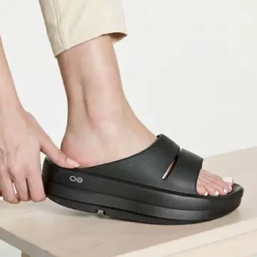 Oofos 우포스 통굽 샌들 24cm