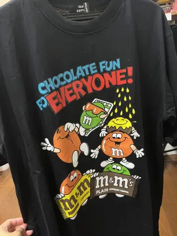 M&M's 캐릭터 티셔츠 블랙