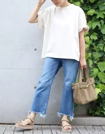 두지엠 클라세 별주 CAMBER BIG 티셔츠 WHITE