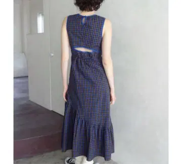 idem 이뎀 백 컷 체크 원피스