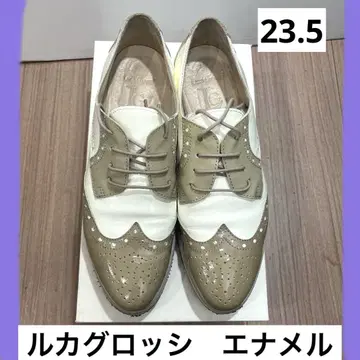 루카 글로시 윙팁 메달리온 에나멜 바이컬러 신발