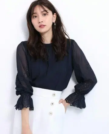 양류 자수 블라우스 저스길리티