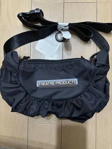 THEATRE PRODUCTS 프릴 숄더백 M 블랙
