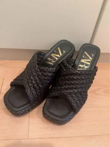 자라 뜨개질 디자인 블랙 하이힐 샌들