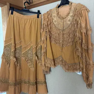 오렌지 레이스 장식 셋업 스커트