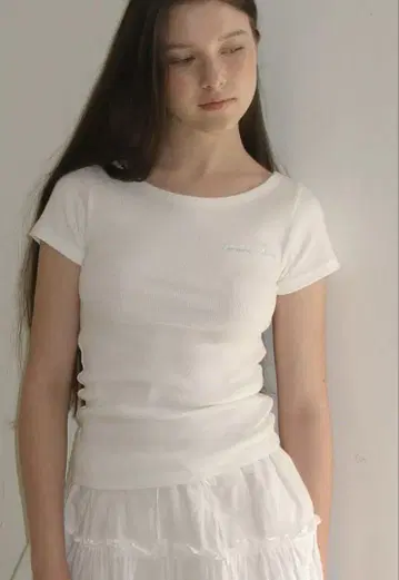 어딘가 버터. 보트넥 로고 톱