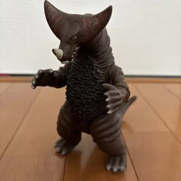 울트라맨 고모라 소프트 비닐 약 15cm