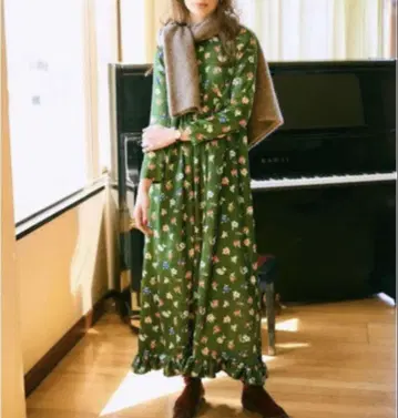 새상품급 꽃무늬 롱 원피스 긴팔 그린 컬러