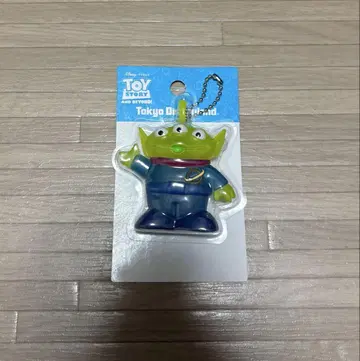 리틀 그린맨의 빛나는 배지 키링