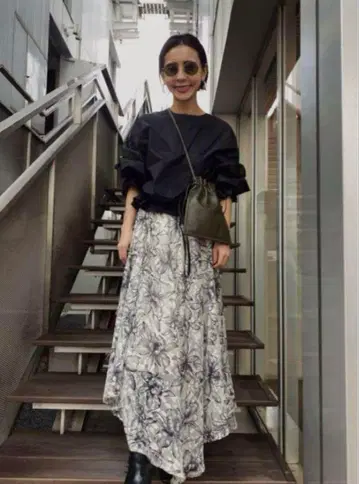 Ameri VINTAGE ADAM VOLUME SKIRT S 사이즈