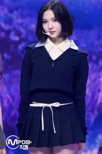 Hearts2Hearts 지우 착용 lioness 라이오네스 미니 스커트