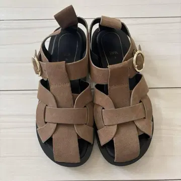 ZARA 스플릿 스웨이드 플랫 게이지 샌들 베이지 36