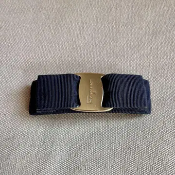 페라가모 머리핀 네이비