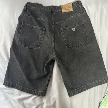 GUESS 블랙 배기 조츠