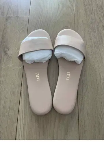 TKEES 샌들 미사용 새상품