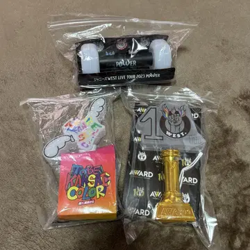 WEST. 응원봉