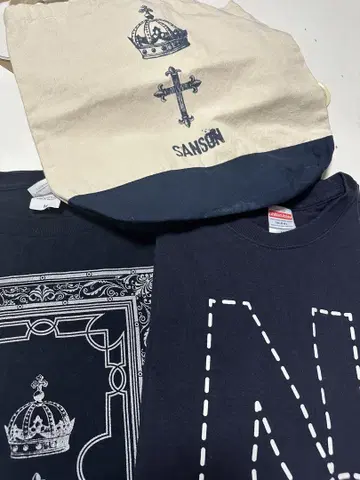 이나가키 고로 SANSON 티셔츠와 토트백