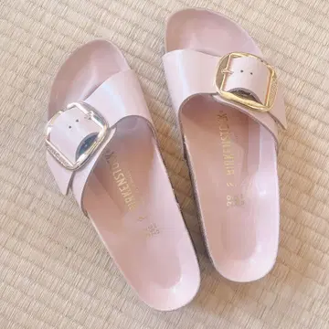 버켄스탁 버클 샌들 핑크
