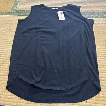 택 포함 새상품 Maxmade 블랙 슬리브리스 상의