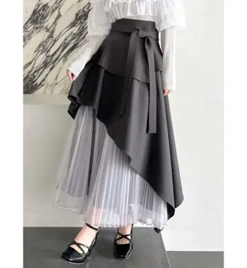 아지메 티어드 플리츠 스커트 차콜 그레이 다즐링