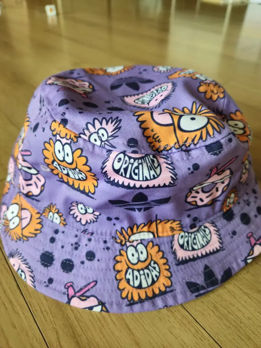 Adidas Kids Bucket Hat including shipping