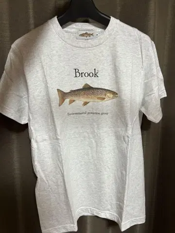 Brook 티셔츠