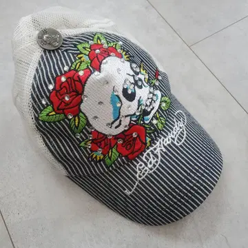 ED Hardy 스컬 장미 자수 캡