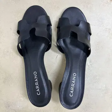 CARRANO 블랙 샌들 오픈토
