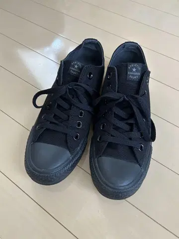 CONVERSE 블랙 스니커즈 23.5cm