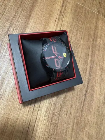 Ferrari 손목시계