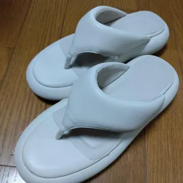 Kastane 통 플랫 샌들