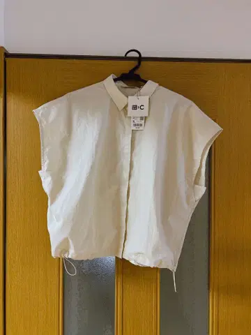 택 포함 새상품 유니클로 C 크롭 셔츠 슬리브리스 내추럴 XL