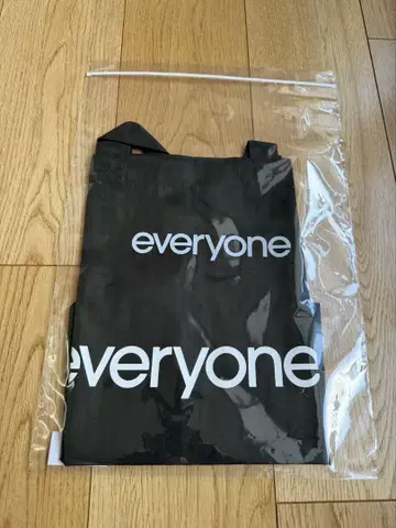 everyone 올리브 나일론 로고 토트백