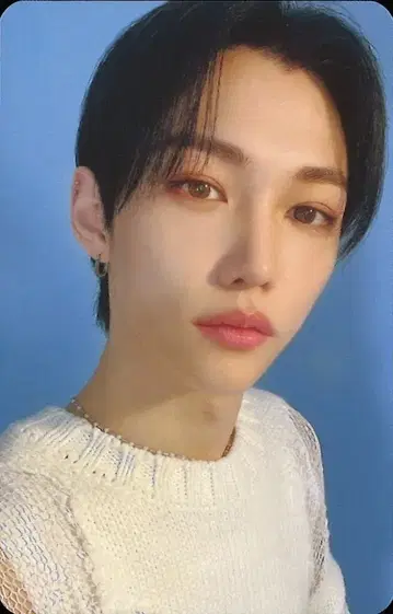 StrayKids WAVE11 FELIX NACIFIC 콜라보 파랑 배경