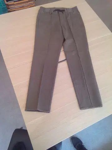BARNEYS NEW YORK 슬림 핏 46 올리브