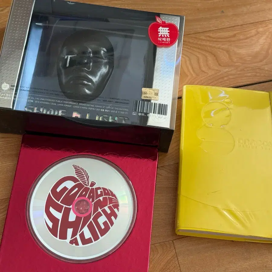 G-DRAGON　SHINE A LIGHT　DVD G-DRAGON / FIRST LIVE CONCERT SHINE A LIGHT ‐Special Price