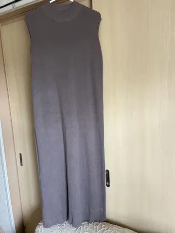 프렌치 슬리브 니트 원피스