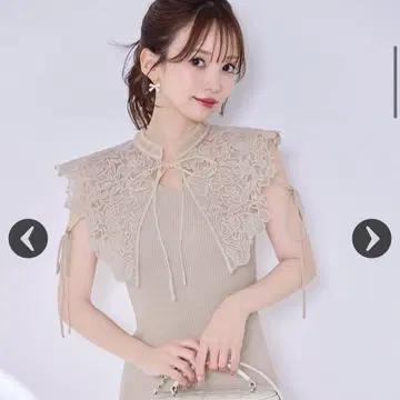 미셸 마카롱 레이스 카라 니트 원피스 베이지