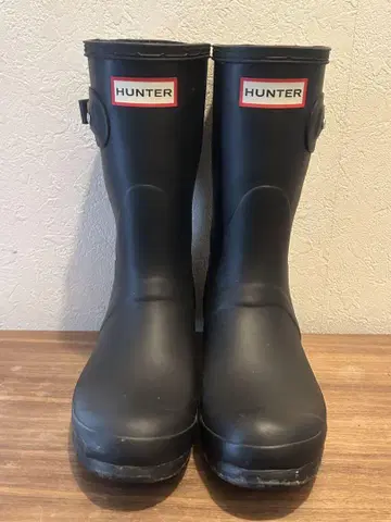 HUNTER 블랙 레인부츠 숏 버클 포함 23.5 EU37