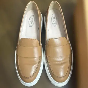 TOD'S 브라운 가죽 로퍼 한 번 착용 컨디션 최상