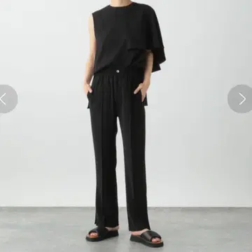 스탠버그 비대칭 슬리브리스 블라우스 L 블랙 검정