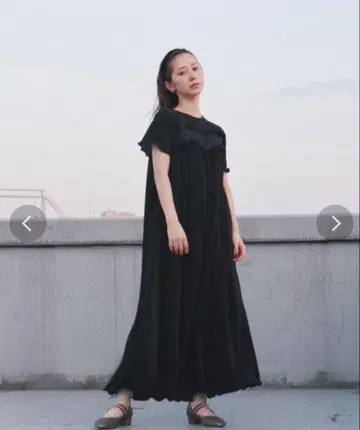 8번째 기념 스팽글 플리츠 원피스