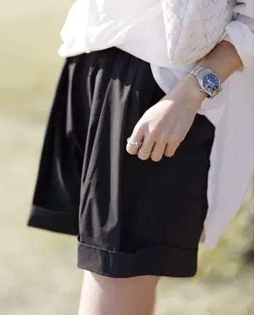 히가시하라 아키 FORME 와이드 숏 팬츠 블랙 발수