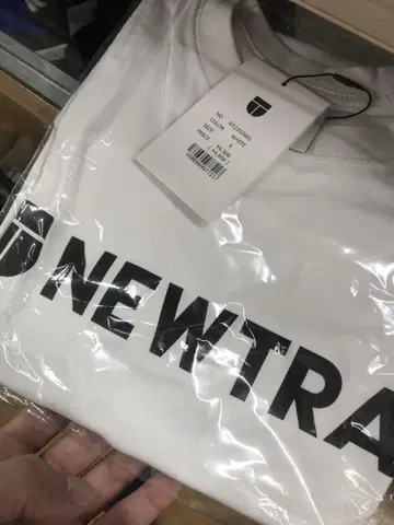 NEWTRAL 티셔츠